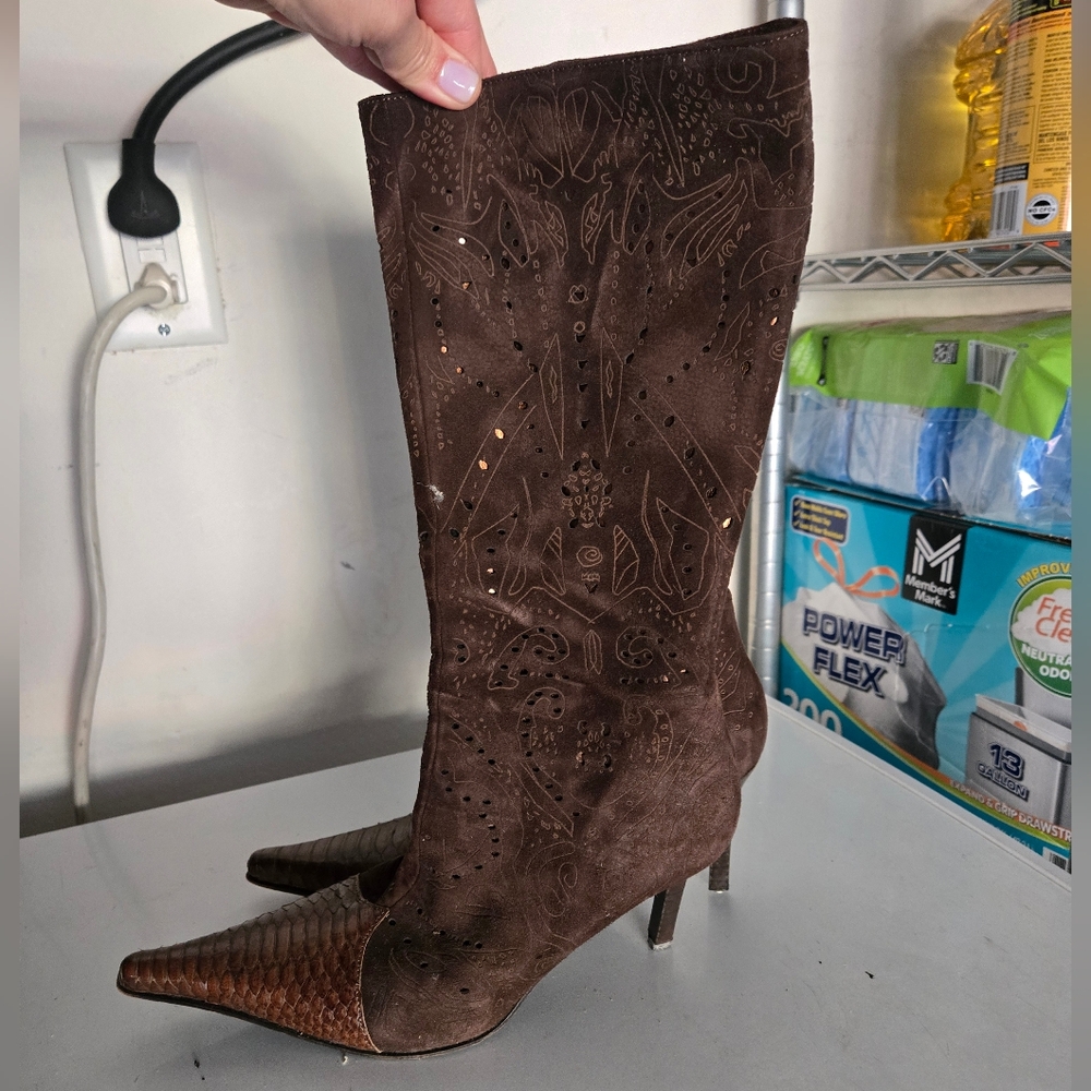 So Y2K Colin Stuart brown boots laser cut